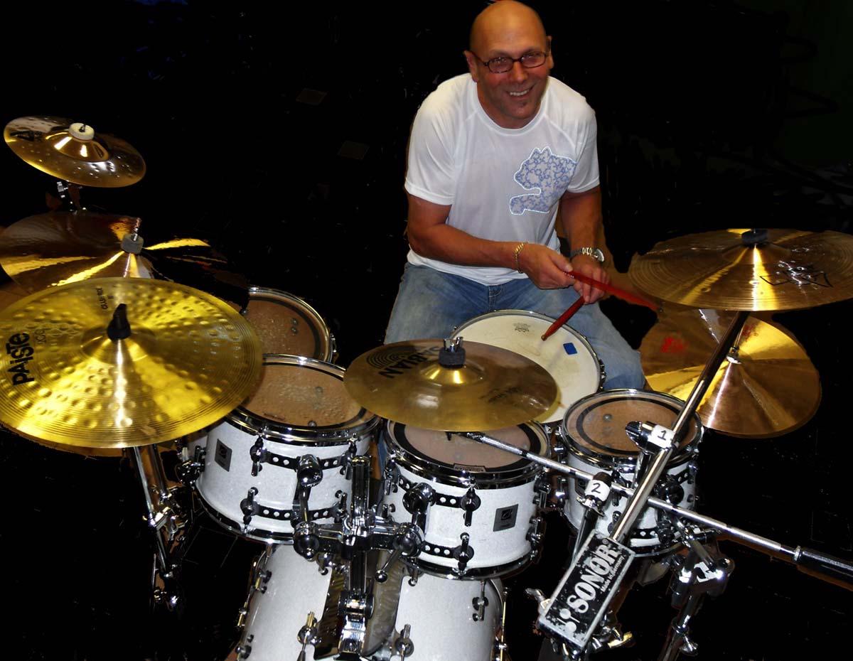 Micky - Professional Drummer - Photo